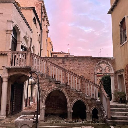 Palazzo Contarini Della Porta Di Ferro Aparthotel Venice Luaran gambar