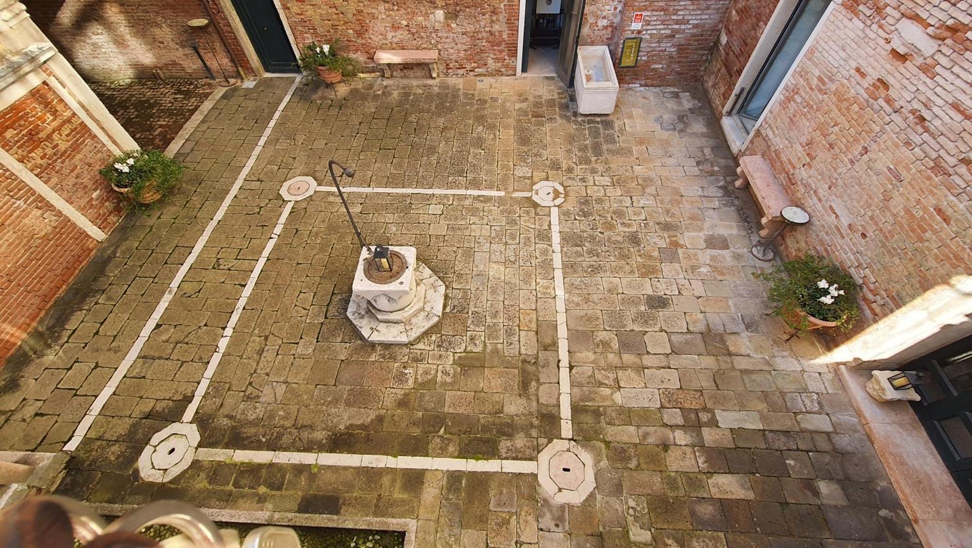 Palazzo Contarini Della Porta Di Ferro Aparthotel Venice Luaran gambar