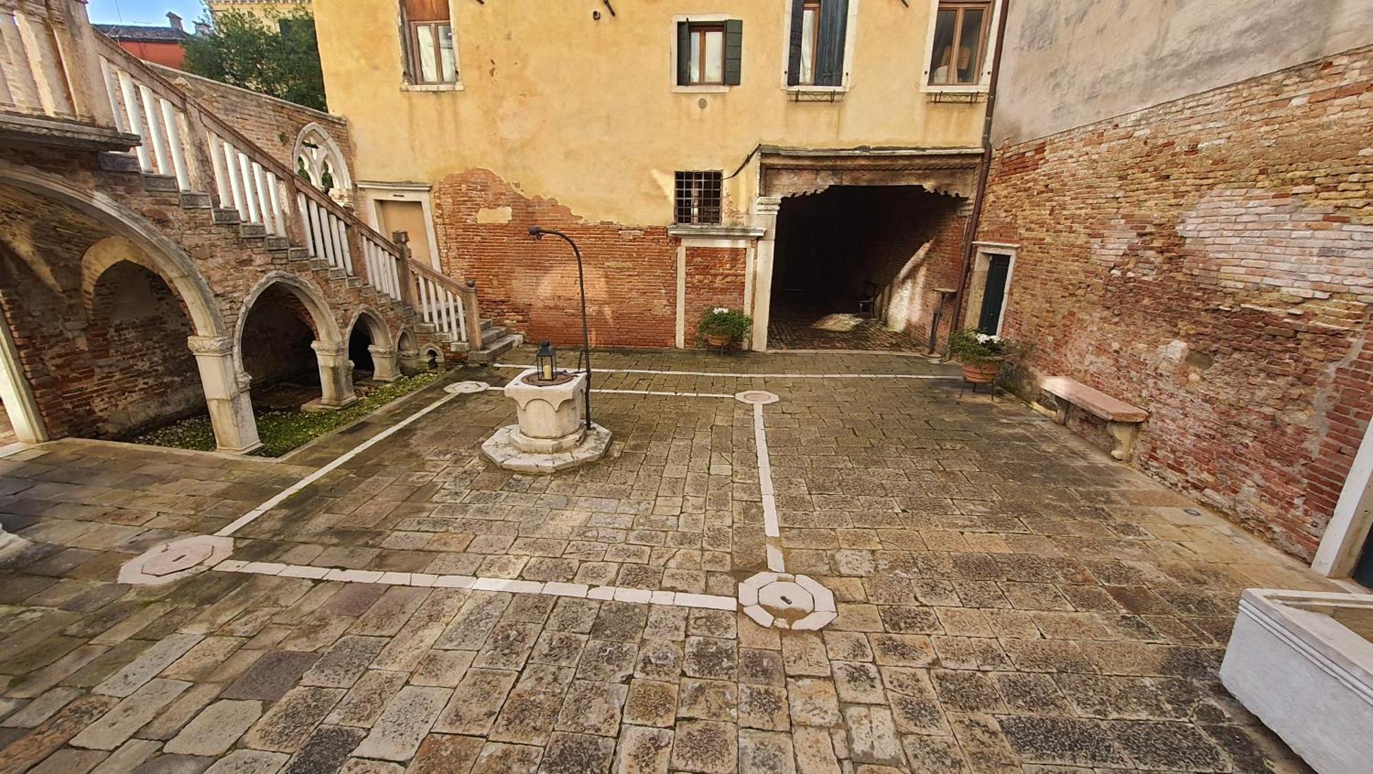 Palazzo Contarini Della Porta Di Ferro Aparthotel Venice Luaran gambar