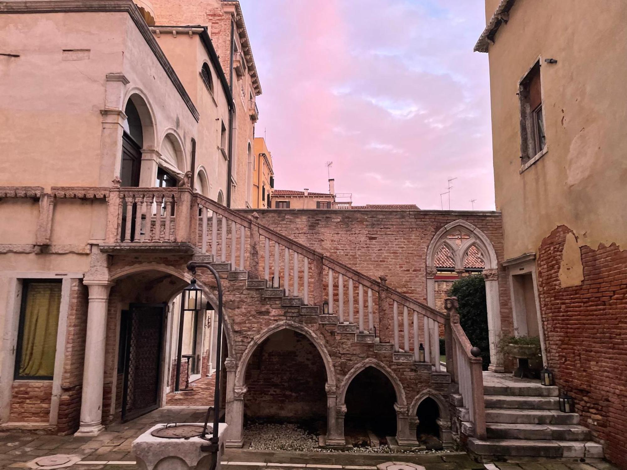 Palazzo Contarini Della Porta Di Ferro Aparthotel Venice Luaran gambar
