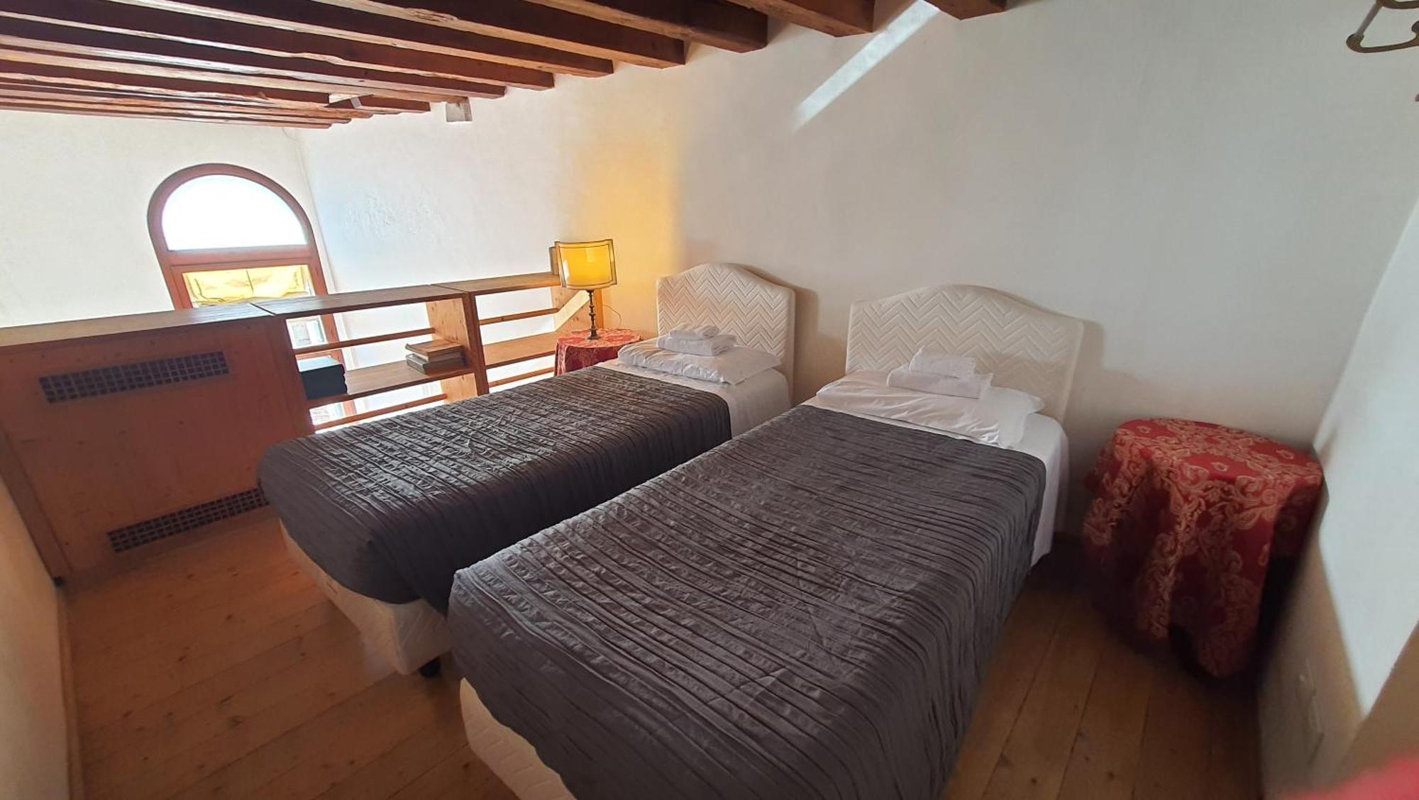 Palazzo Contarini Della Porta Di Ferro Aparthotel Venice Luaran gambar