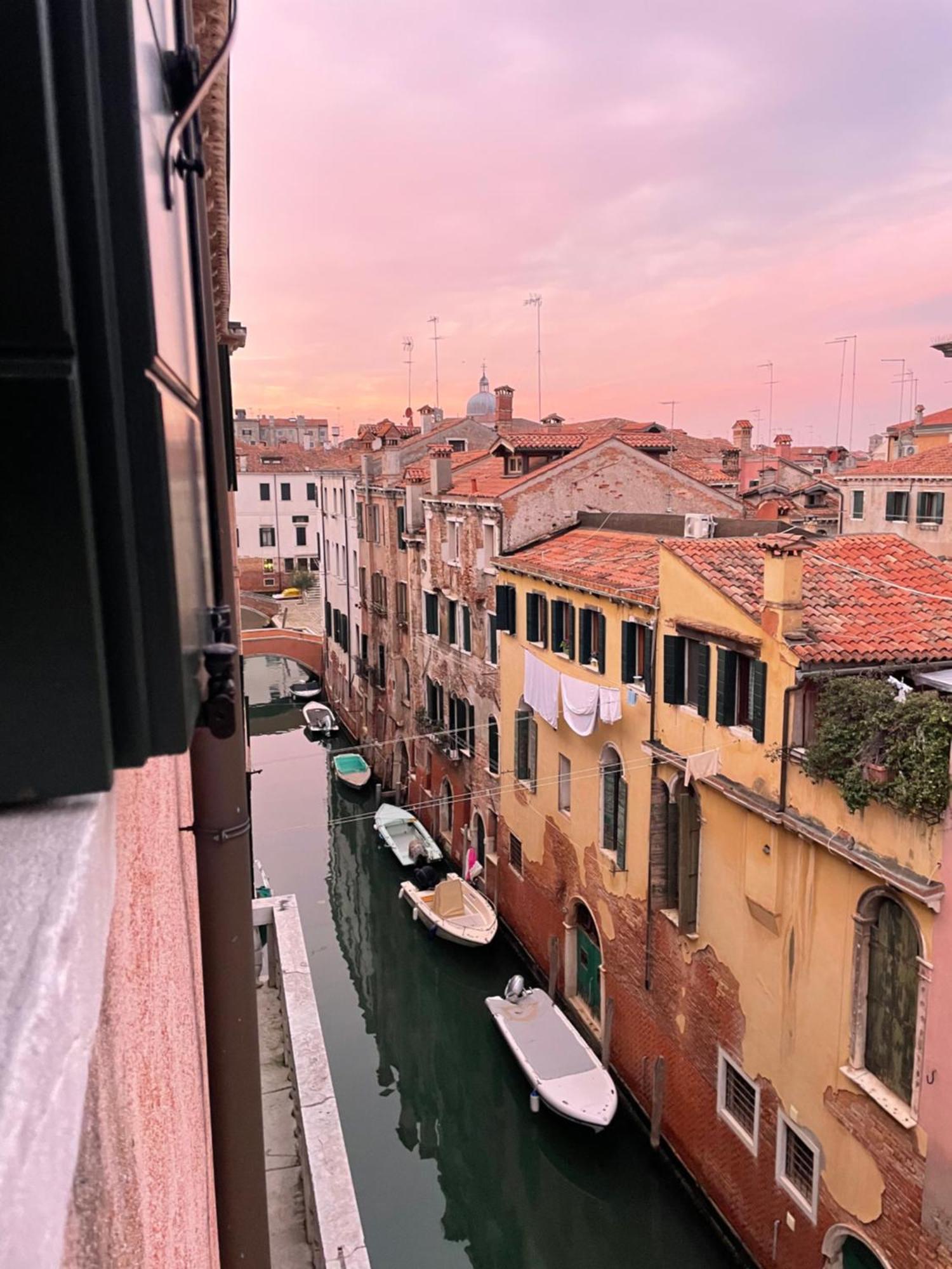 Palazzo Contarini Della Porta Di Ferro Aparthotel Venice Luaran gambar