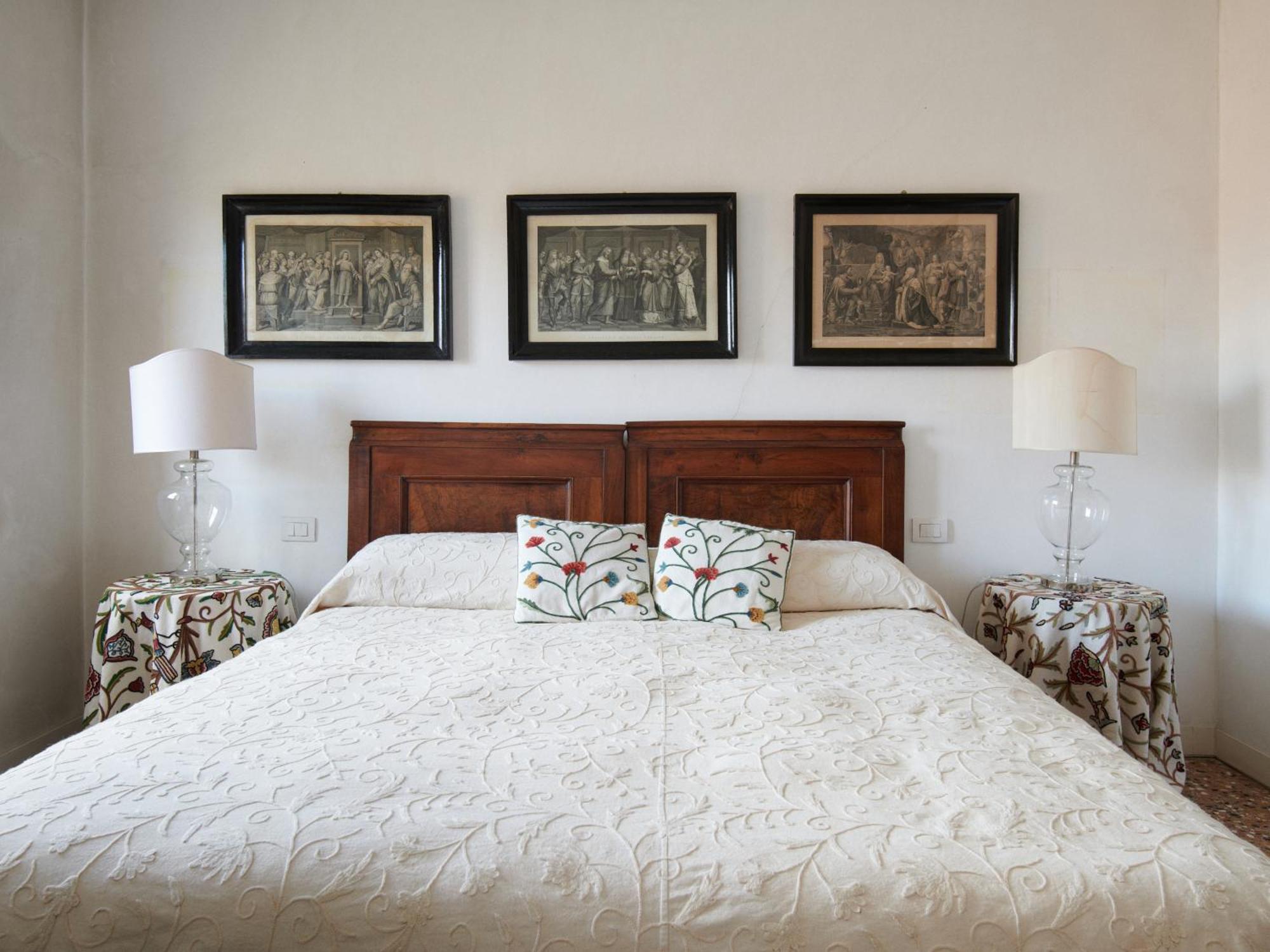Palazzo Contarini Della Porta Di Ferro Aparthotel Venice Luaran gambar