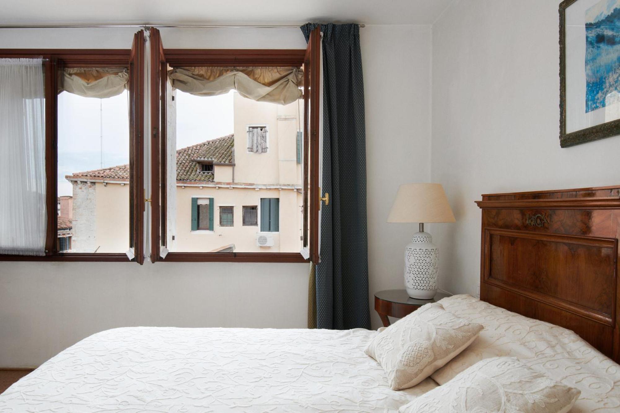 Palazzo Contarini Della Porta Di Ferro Aparthotel Venice Luaran gambar