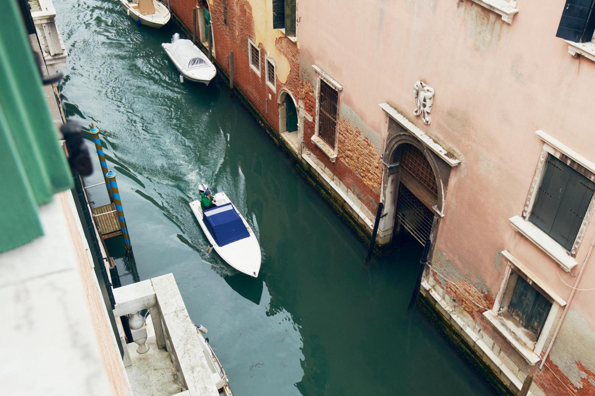 Palazzo Contarini Della Porta Di Ferro Aparthotel Venice Luaran gambar