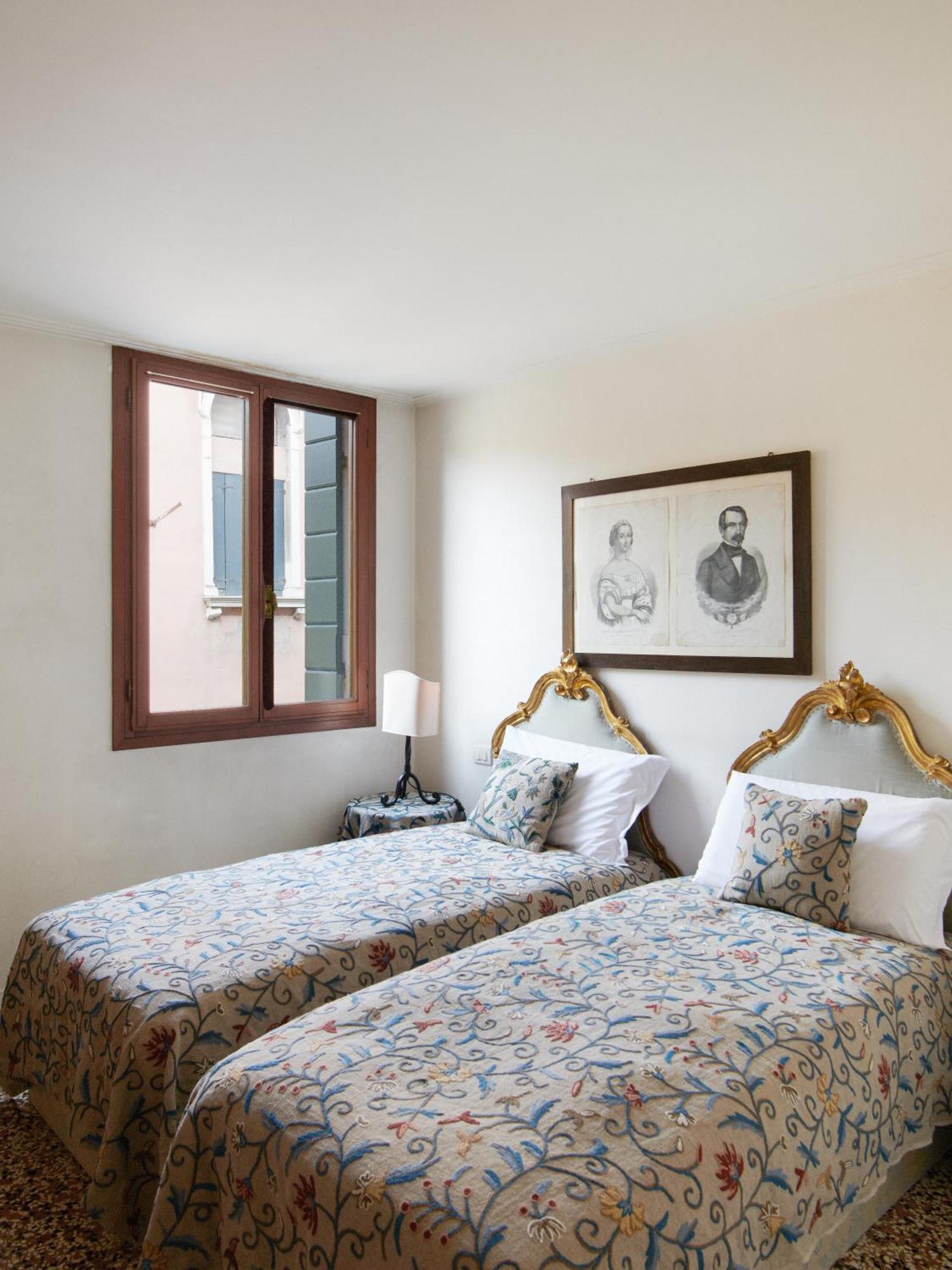 Palazzo Contarini Della Porta Di Ferro Aparthotel Venice Luaran gambar